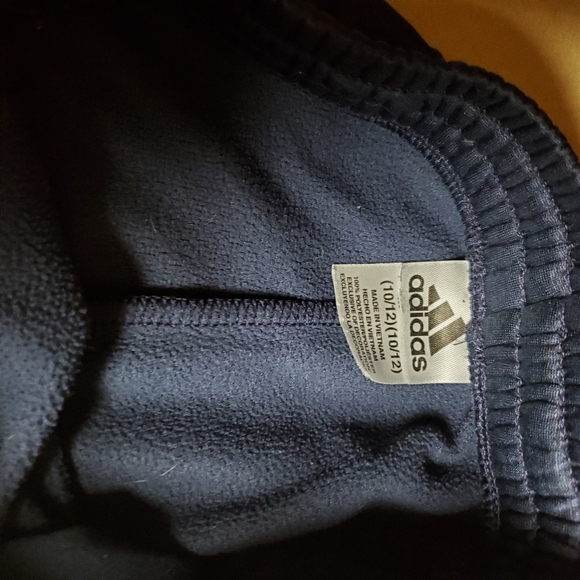 Big Boys 10 12 Adidas sweatsuit - Picture 5 of 6